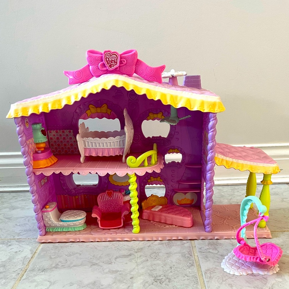 My Little Pony Newborn Cuties Playhouse with lights and sounds!